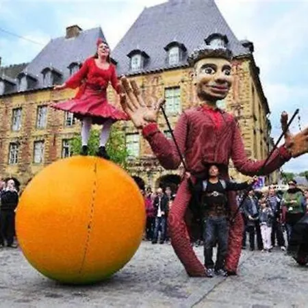 Le Bourbon Hypercentre * Charleville-Mézières